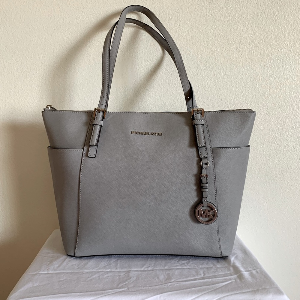 Michael Kors Jet Set East West Top Zip Large Tote